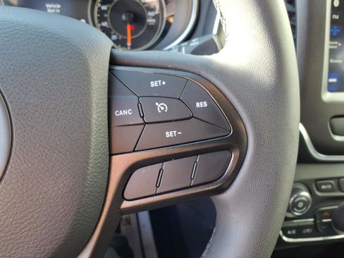 Used 2022 Jeep Cherokee Trailhawk w/ Sound & Nav Group image 18