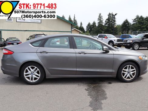 Used 2014 Ford Fusion SE FWD image 9