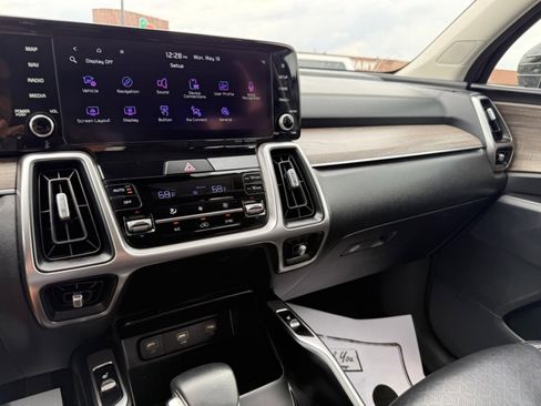 Used 2022 Kia Sorento S AWD/4WD image 11