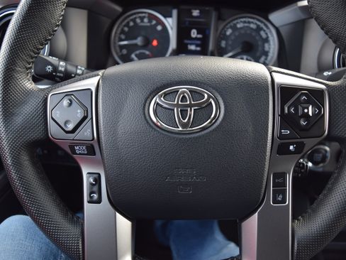 Used 2023 Toyota Tacoma SR5 AWD/4WD image 11