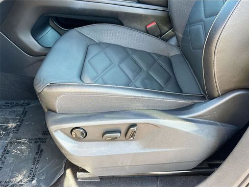 Used 2025 Volkswagen Atlas SE FWD image 18