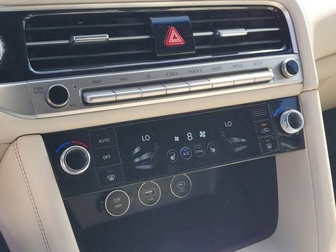 Used 2026 Genesis G70 2.5T image 24