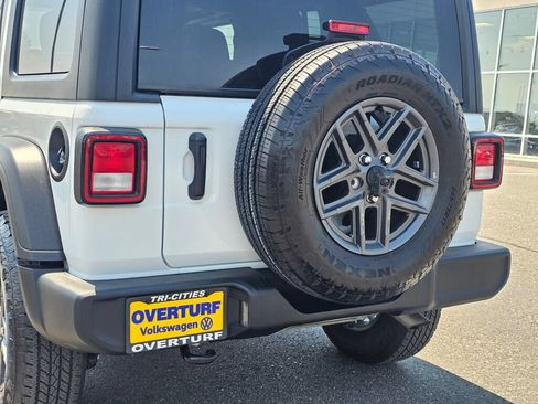 Used 2025 Jeep Wrangler Unlimited Sport AWD/4WD image 7