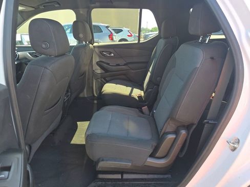 Used 2023 Chevrolet Traverse LT FWD image 9