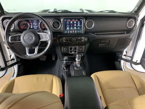 Used 2019 Jeep Wrangler Unlimited Sahara w/ Quick Order Package 24M Moab image 33