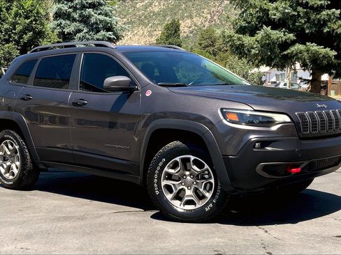Used 2021 Jeep Cherokee Trailhawk w/ Comfort/Convenience Group AWD/4WD image 34