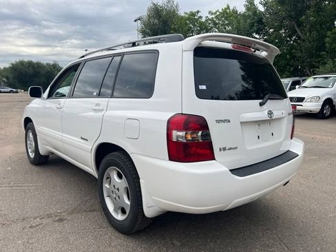 Used 2006 Toyota Highlander Limited w/ Leather Trim Pkg AWD/4WD image 3