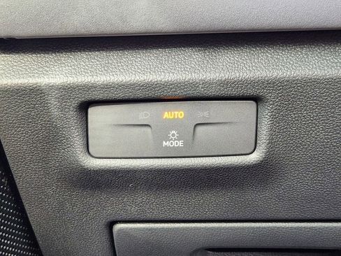 New 2026 Volkswagen Tiguan SE R-Line image 11