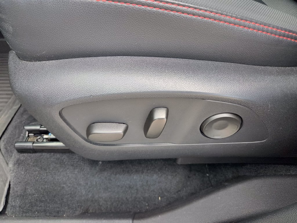 Used 2024 Chevrolet Traverse RS w/ LPO, Floor Liner Package FWD image 5