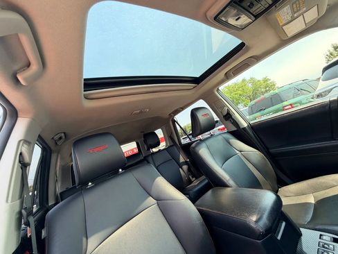 Used 2018 Toyota 4Runner TRD Off-Road Premium AWD/4WD image 26