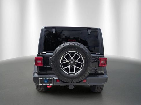 Used 2024 Jeep Wrangler Unlimited Rubicon AWD/4WD image 4