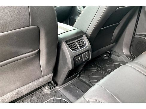 Used 2023 Chevrolet Blazer Premier w/ Enhanced Convenience Package AWD/4WD image 12