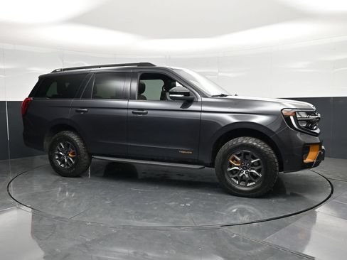 Used 2025 Ford Expedition Tremor AWD/4WD image 4