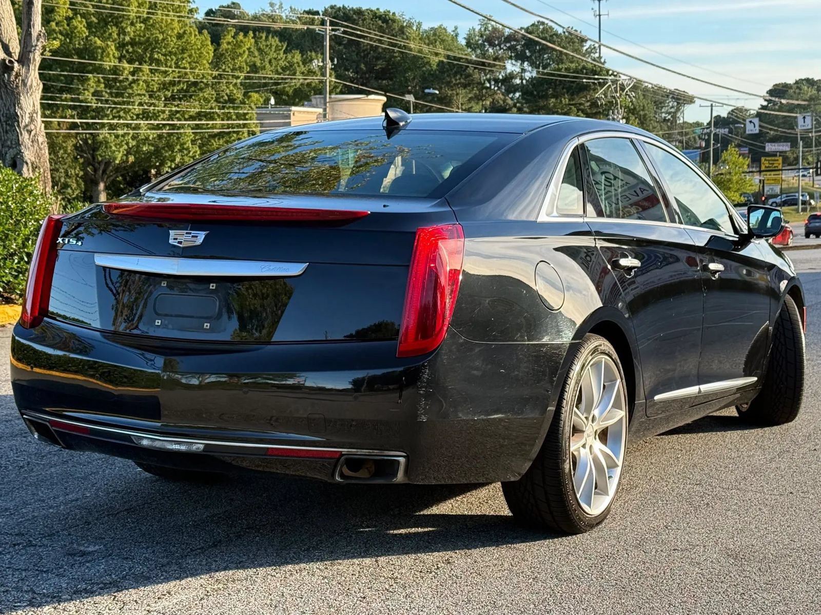 Used 2016 Cadillac XTS Premium w/ Driver Assist Package AWD/4WD image 3