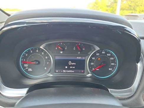 Used 2023 Chevrolet Traverse LT FWD image 18