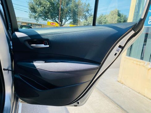 Used 2020 Toyota Corolla LE FWD image 21