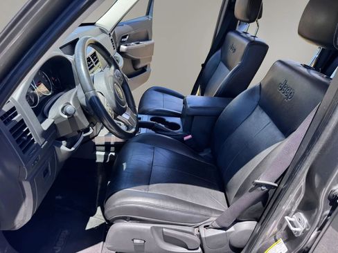 Used 2012 Jeep Liberty Limited Jet w/ Comfort/Convenience Group AWD/4WD image 13