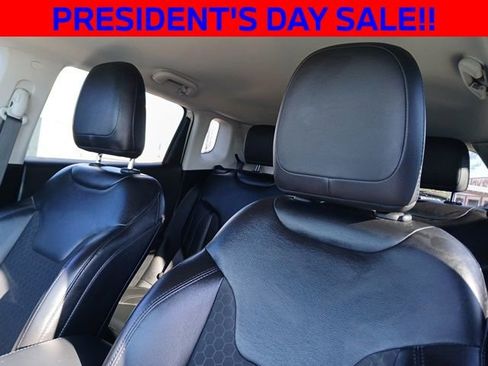 Used 2020 Jeep Compass Latitude image 32