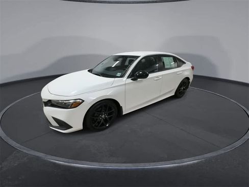 Used 2023 Honda Civic Sport image 4