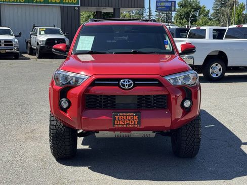 Used 2020 Toyota 4Runner SR5 Premium w/ Moonroof Package AWD/4WD image 2