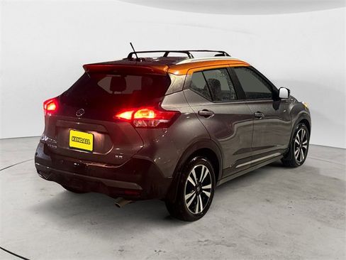 Used 2020 Nissan Kicks SR w/ SR Premium Package image 5