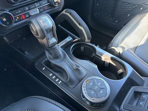 New 2025 Ford Bronco Badlands image 15