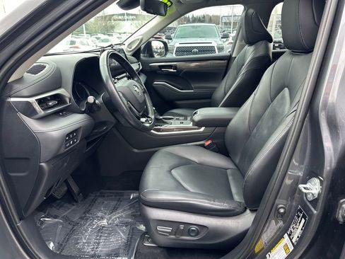 Certified 2020 Toyota Highlander Limited image 12