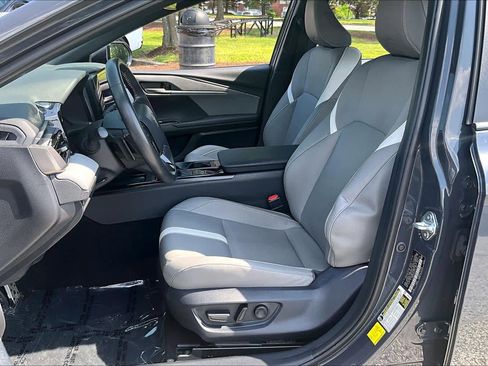 Used 2025 Toyota Camry SE FWD image 8