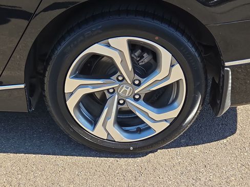 Used 2018 Honda Accord EX image 16