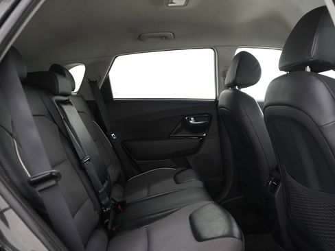 Used 2022 Kia Niro EX w/ Cold Weather Package image 12