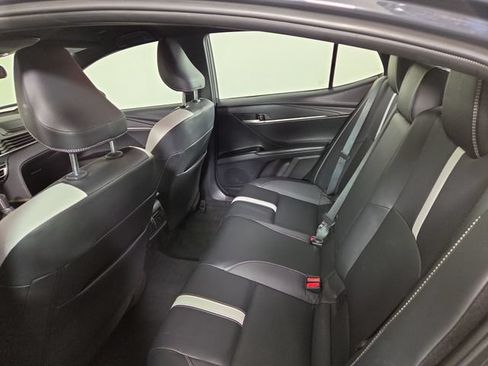 Used 2025 Toyota Camry SE FWD image 15