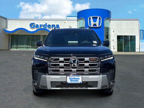 New 2026 Honda Pilot TrailSport image 2