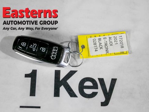 Used 2021 Audi e-tron Premium w/ Convenience Plus Package AWD/4WD image 27