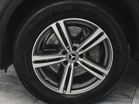 Used 2020 Mercedes-Benz GLC 300 4MATIC image 7