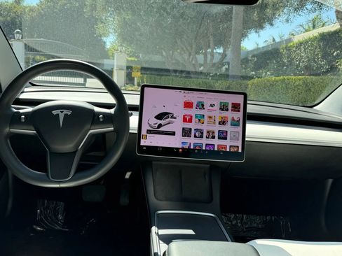 Used 2021 Tesla Model 3 Performance AWD/4WD image 9