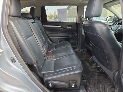 Used 2015 Toyota Highlander XLE AWD/4WD image 37