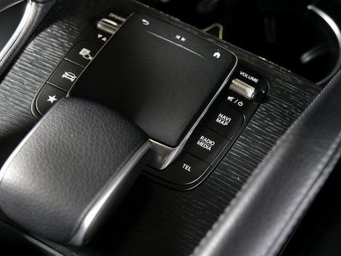 Used 2023 Mercedes-Benz GLE 450 4MATIC w/ Premium Package image 17
