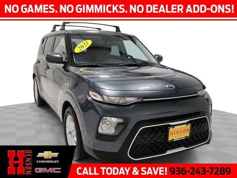 Used 2021 Kia Soul S image 1