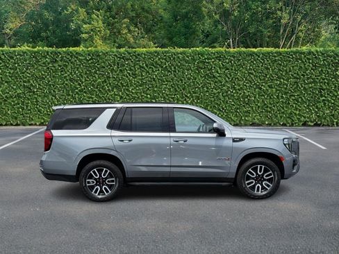 Used 2024 GMC Yukon AT4 AWD/4WD image 2
