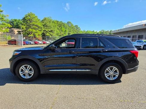 Used 2020 Ford Explorer XLT w/ Equipment Group 202A AWD/4WD image 2