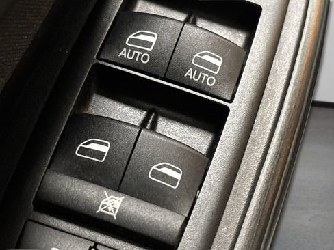 Used 2014 Jeep Cherokee Latitude w/ Cold Weather Group image 27