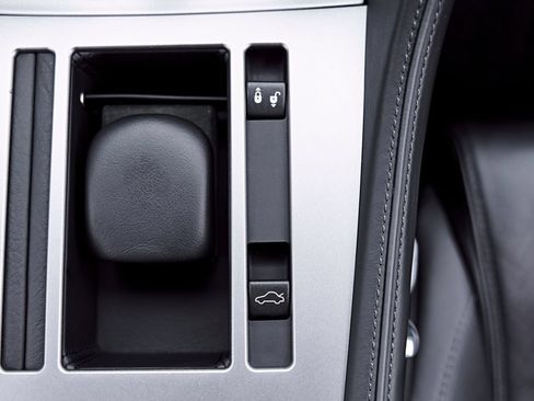 Used 2014 Aston Martin DB9 Coupe RWD image 75