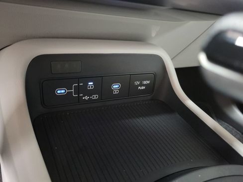 Used 2025 Hyundai Kona SE FWD image 18