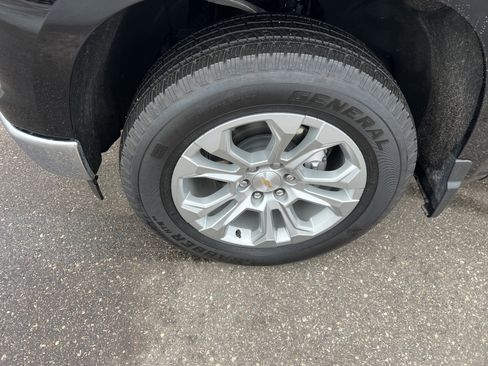 Certified 2024 Chevrolet Silverado 1500 LTZ w/ LTZ Convenience Package II image 4