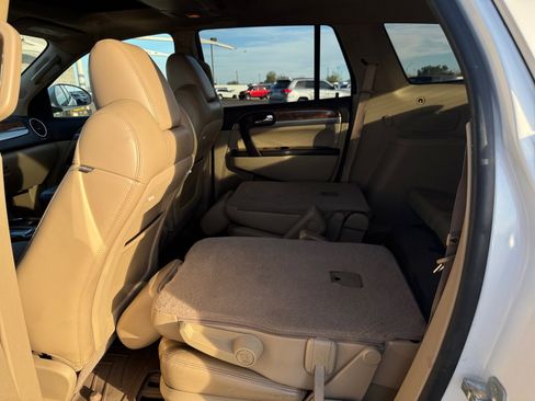 Used 2011 Buick Enclave CXL image 26