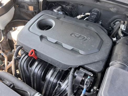 Used 2020 Hyundai Santa Fe SE image 30