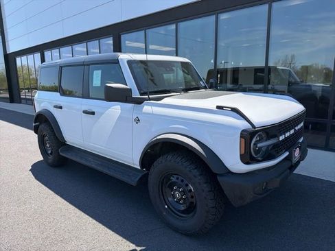 New 2026 Ford Bronco Outer Banks AWD/4WD image 1