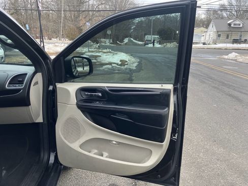 Used 2018 Dodge Grand Caravan SXT image 20