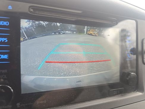 Used 2017 Toyota Sienna XLE Premium image 19