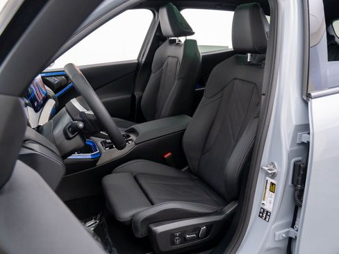 Certified 2025 BMW X3 xDrive30i w/ Premium Package image 16